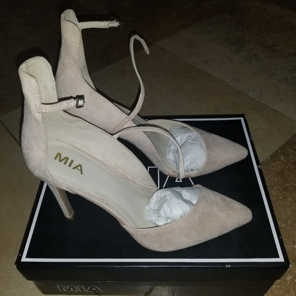 Nude color suede heels
